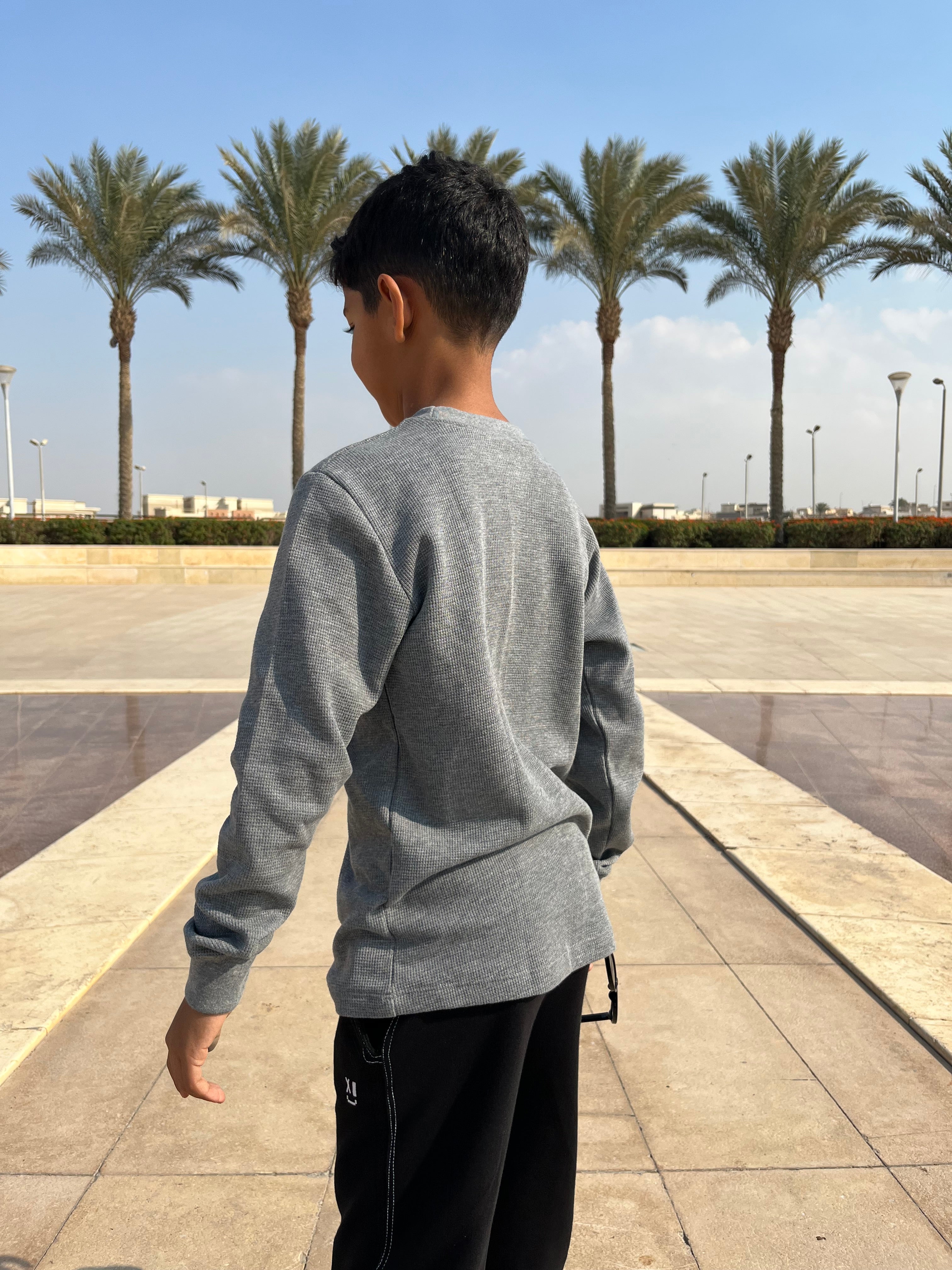 Unisex Gray long sleeves T-shirt