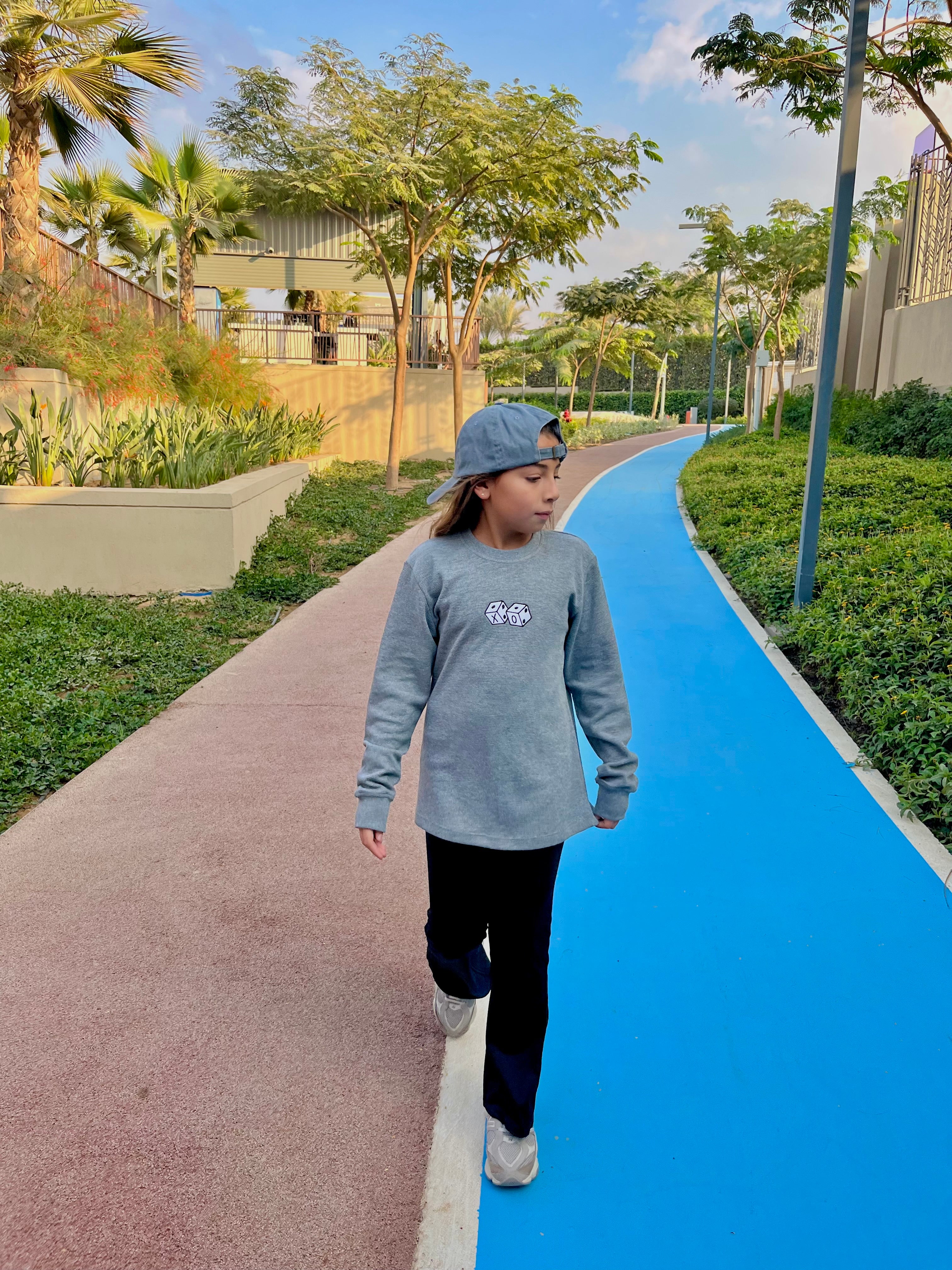 Unisex Gray long sleeves T-shirt